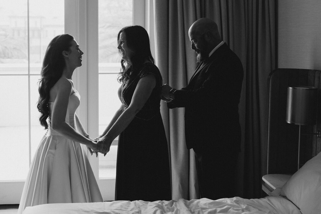 Tips for Stunning Bridal "Getting Ready" Photos