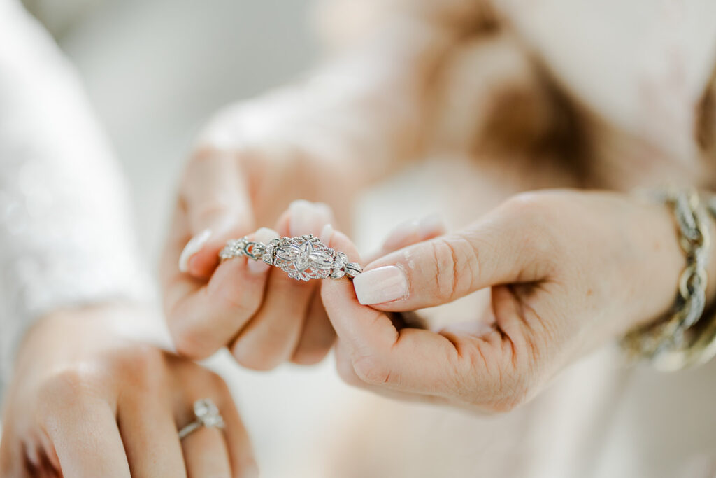 Tips for Stunning Bridal "Getting Ready" Photos