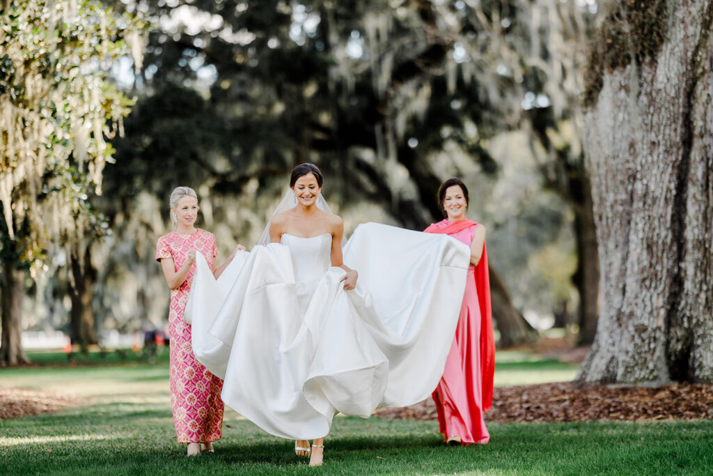 Tips for Stunning Bridal "Getting Ready" Photos
