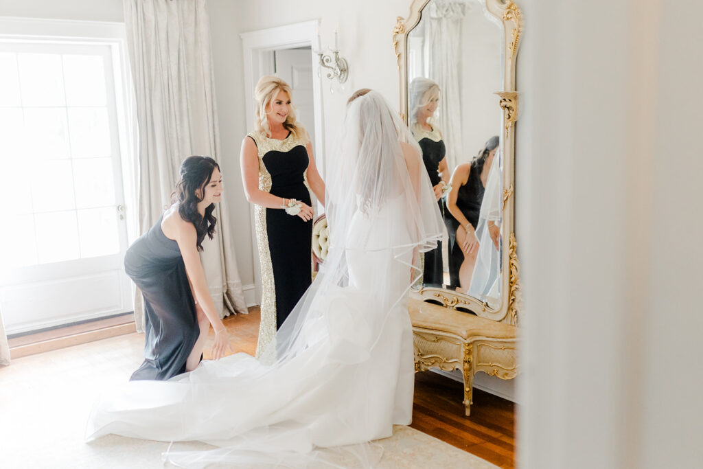 Tips for Stunning Bridal "Getting Ready" Photos