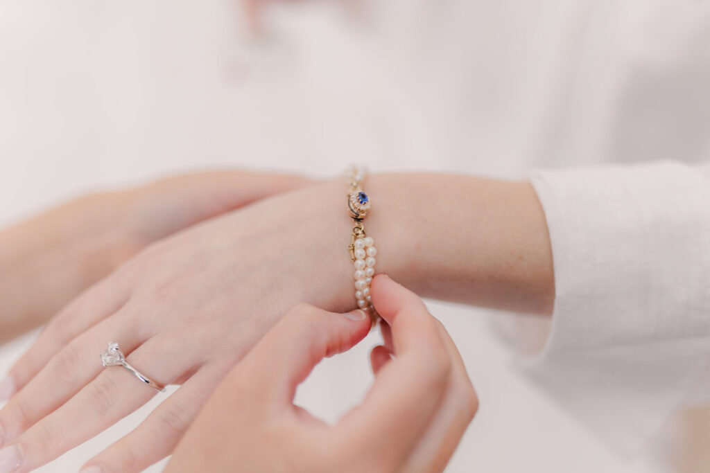 Tips for Stunning Bridal "Getting Ready" Photos