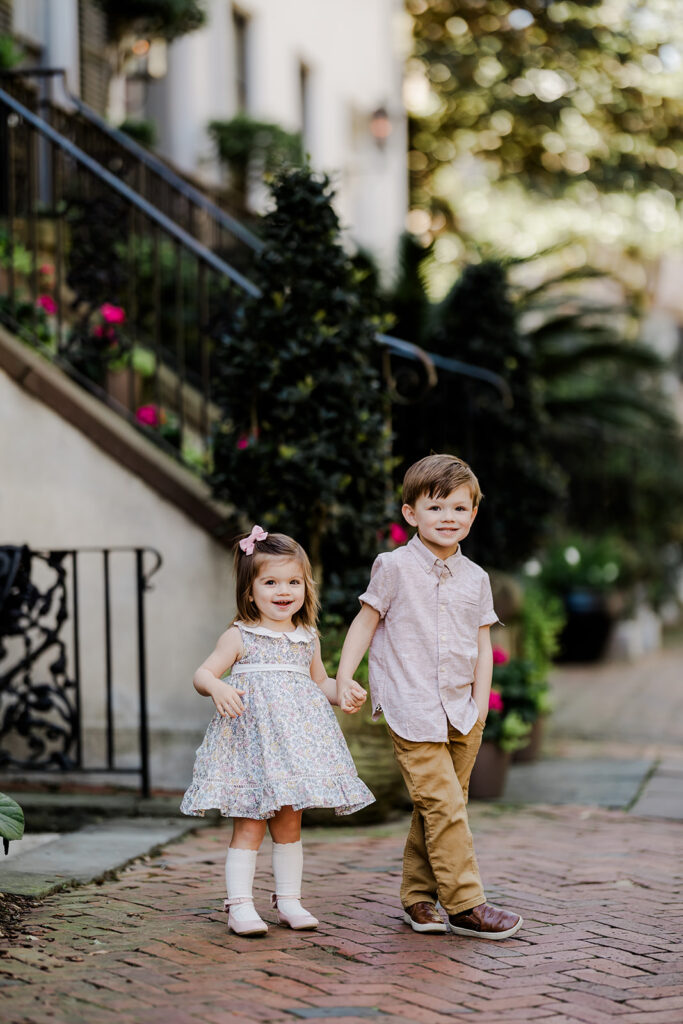 Family Photos: Capturing the Ordinary Moments