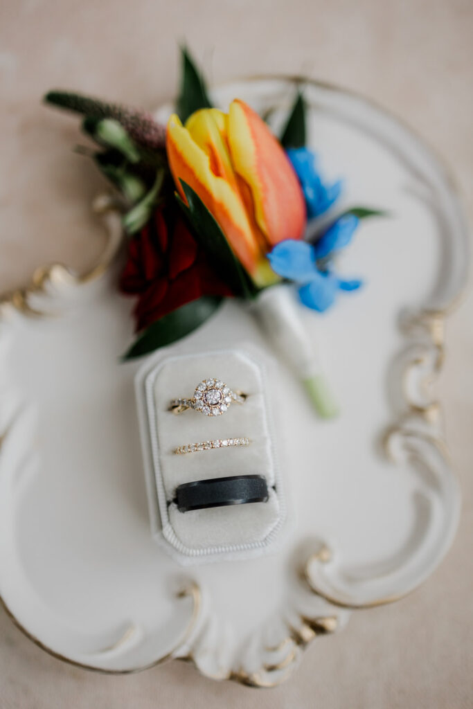 Fall colored wedding bouquet.