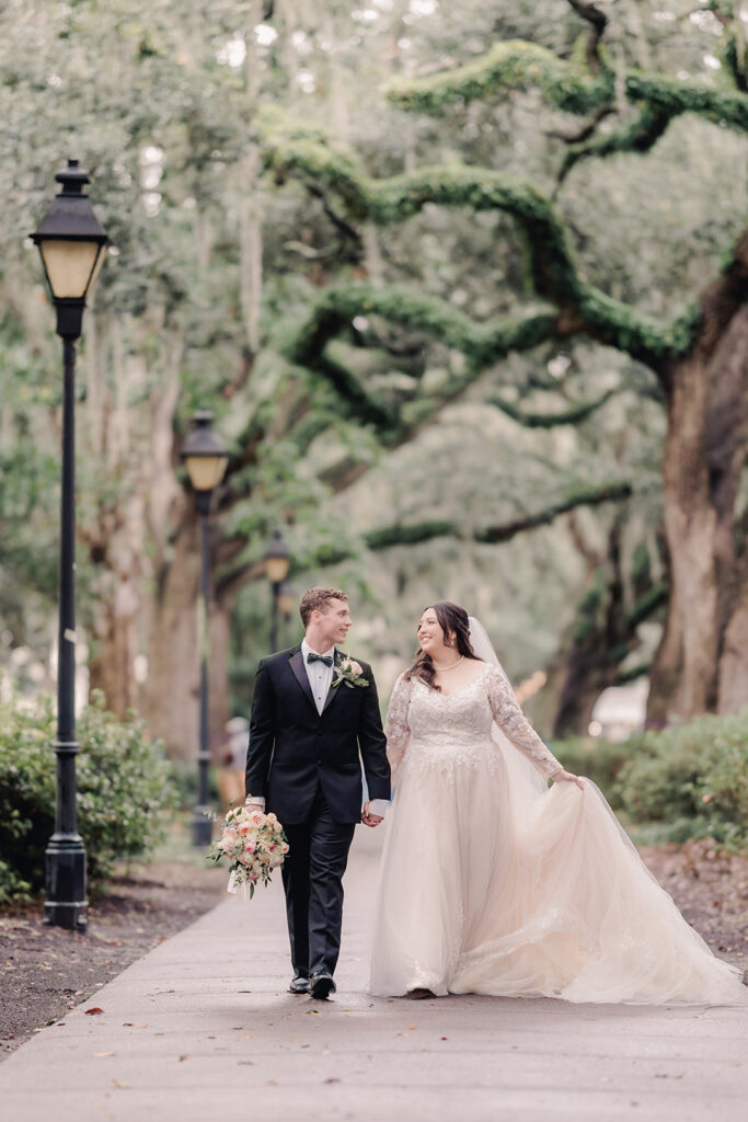 Savannah elopement with wedding photos of bride and groom.