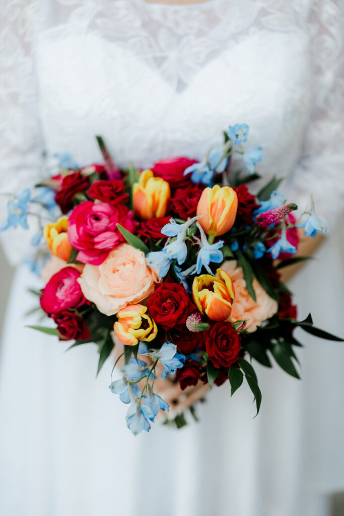 Fall colored wedding bouquet.