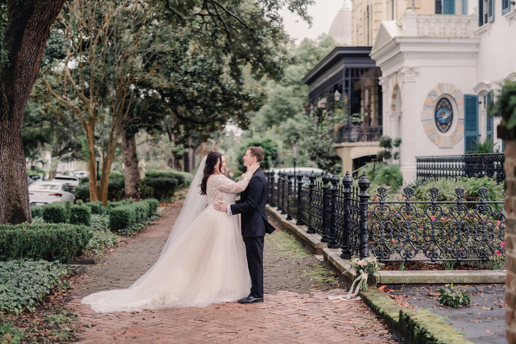Savannah elopement with wedding photos of bride and groom.