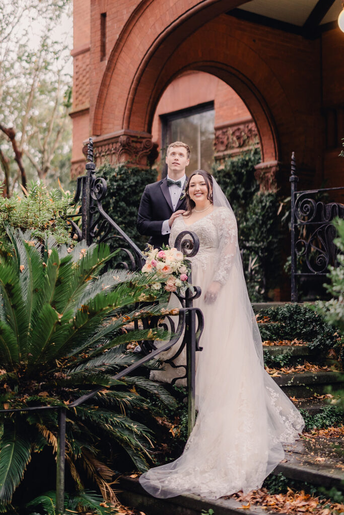 Savannah elopement with wedding photos of bride and groom.