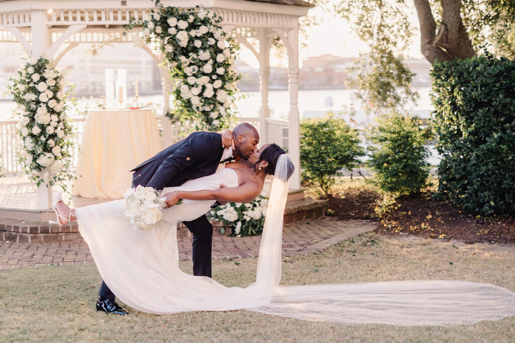 Luxury Savannah Wedding - Westin Savannah - Esther Griffin Photography