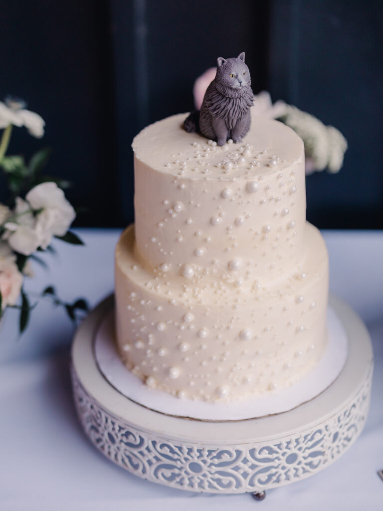 Wedding Cake at Ships of the Sea Maritime Museum in Savannah - Esther Griffin Photography